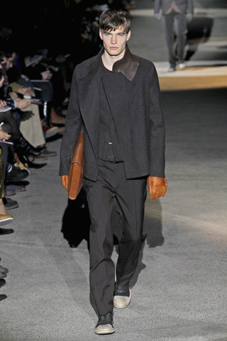 Louis Vuitton / - 2011-2012